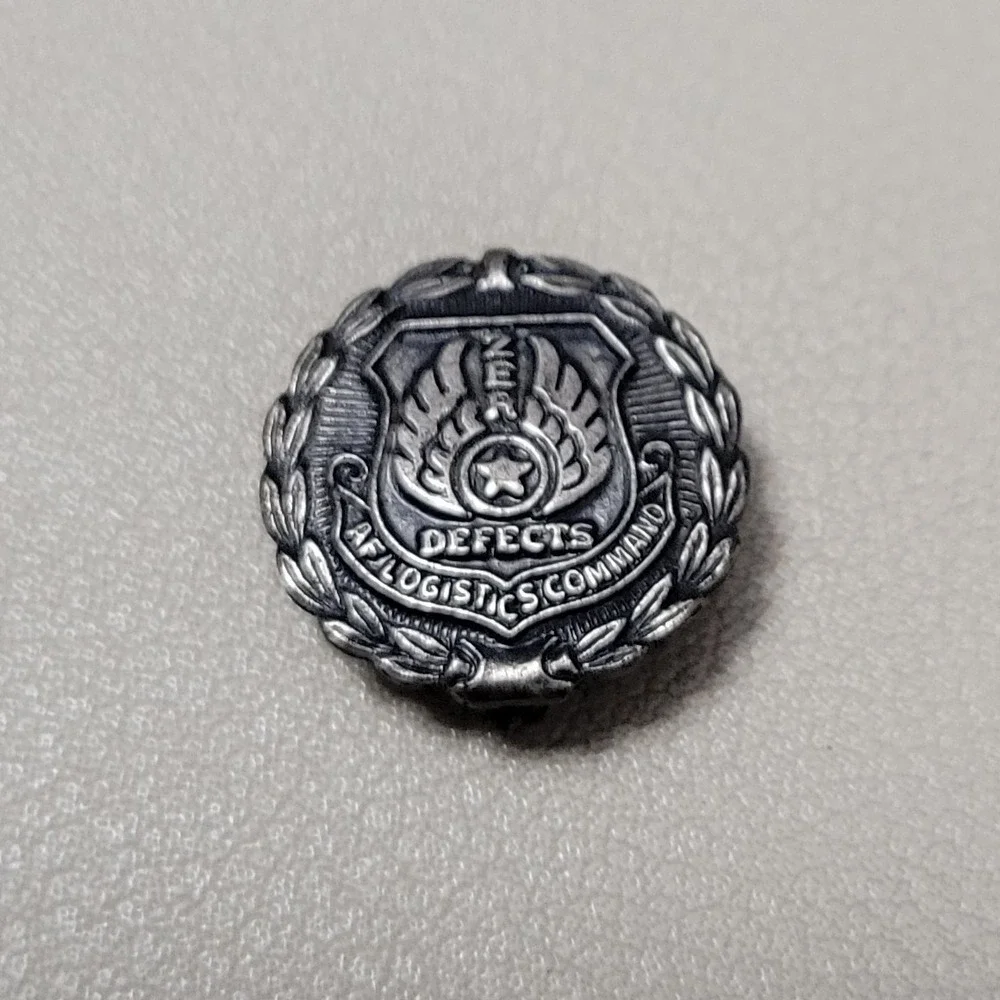 Vintage‎ Unsigned Air Force Logistics Command Zero Defects Pin Military